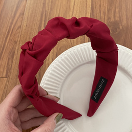 Czerwona opaska do włosów z węzłem